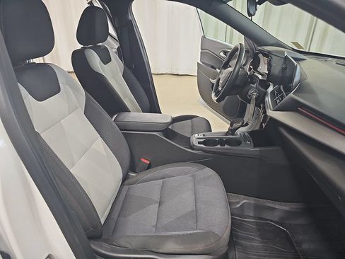 Used 2024 Chevrolet Trax RS w/ Driver Confidence Package FWD image 13