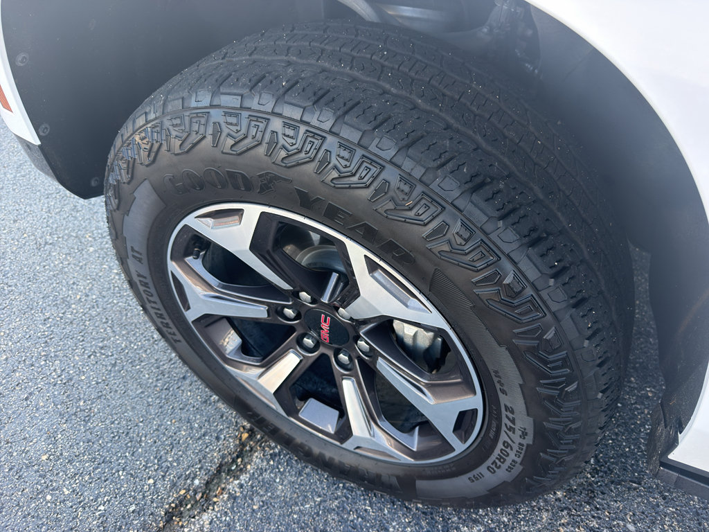 Used 2025 GMC Yukon AT4 Ultimate w/ LPO, Floor Liner Package AWD/4WD image 7