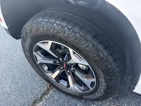 Used 2025 GMC Yukon AT4 Ultimate w/ LPO, Floor Liner Package AWD/4WD image 7