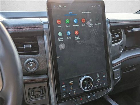 Used 2022 Ford Expedition Max Limited image 13