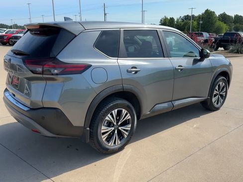 Used 2023 Nissan Rogue SV FWD image 9