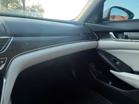 Used 2019 Honda Accord Touring image 28