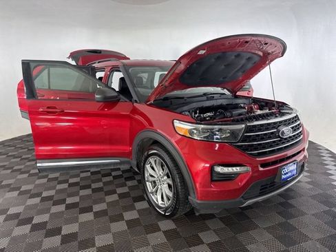 Used 2021 Ford Explorer XLT w/ Equipment Group 202A AWD/4WD image 4