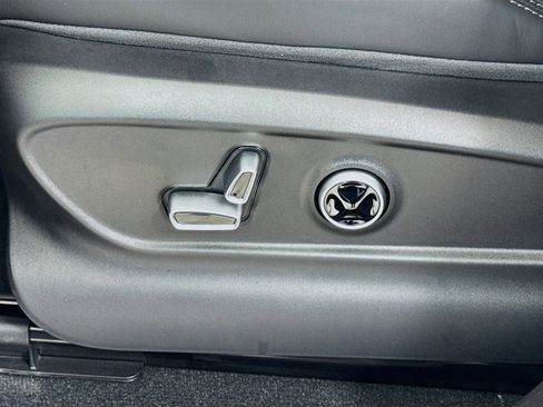 New 2025 Maserati Grecale GT image 20