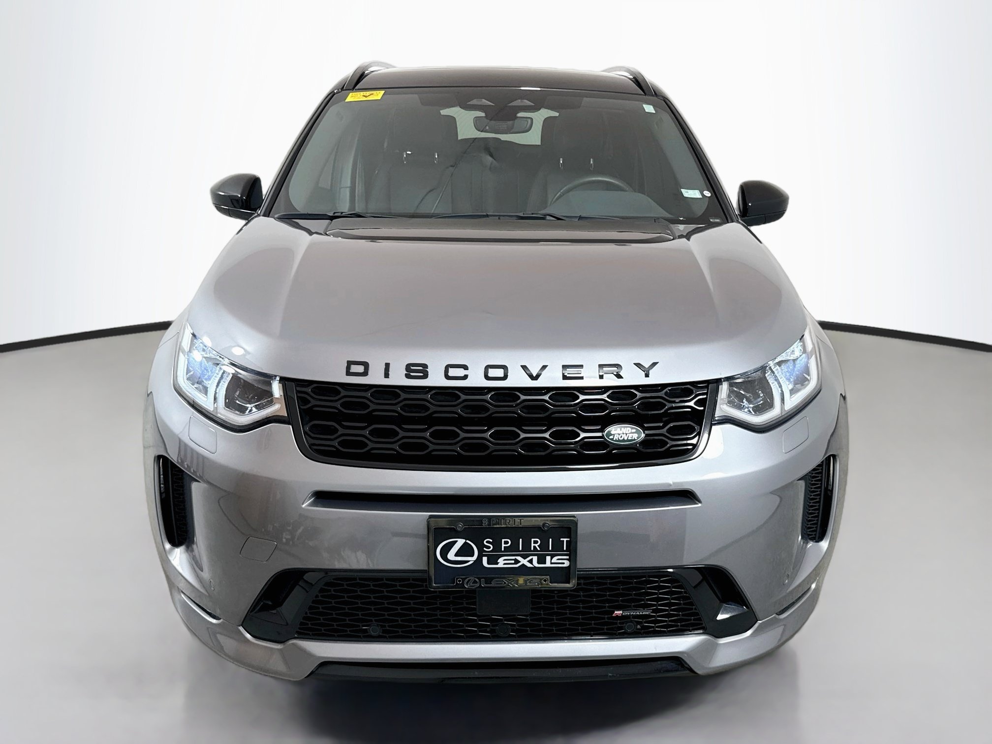 Used 2023 Land Rover Discovery Sport SE R-Dynamic AWD/4WD image 2