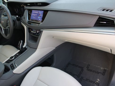 Used 2022 Cadillac XT5 Premium Luxury image 34