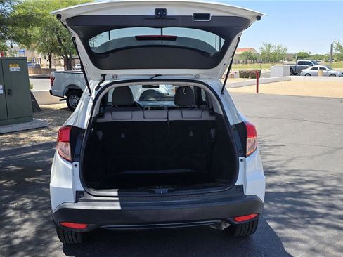 Used 2017 Honda HR-V EX image 11