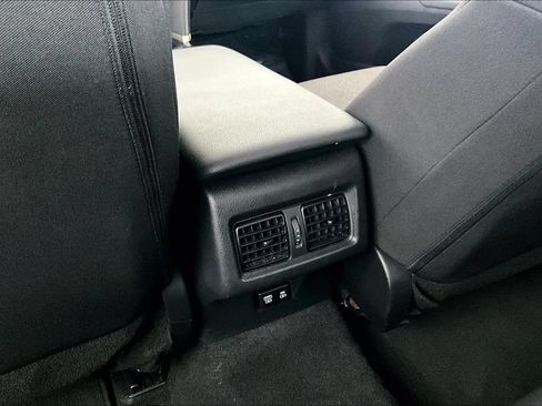 Used 2025 Toyota Camry LE AWD/4WD image 28