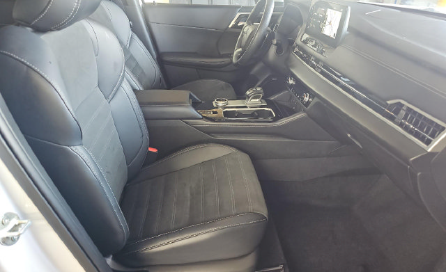Used 2025 Mitsubishi Outlander SE FWD image 12