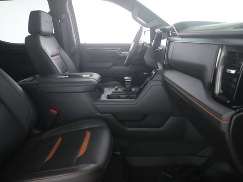 Used 2022 GMC Sierra 1500 AT4 w/ Sierra Safety Plus Package AWD/4WD image 31