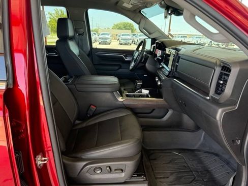 Used 2023 GMC Sierra 1500 SLT AWD/4WD image 13