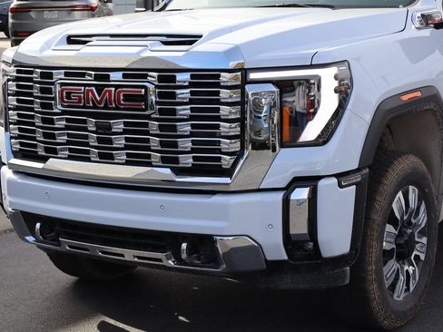 New 2026 GMC Sierra 2500 Denali w/ Denali Reserve Package AWD/4WD image 4