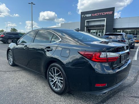 Used 2018 Lexus ES 350 w/ Luxury Package w/Wood Trim FWD image 3