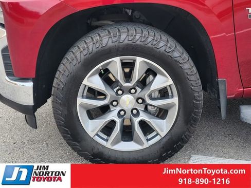 Used 2020 Chevrolet Silverado 1500 LT w/ Texas Edition image 13