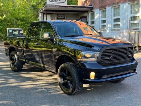 Used 2015 RAM 1500 Express w/ Black Ram 1500 Express Group AWD/4WD image 4