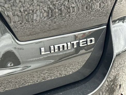 Used 2023 Jeep Grand Cherokee L Limited AWD/4WD image 13