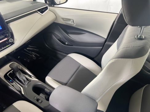 Used 2025 Toyota Corolla LE image 21