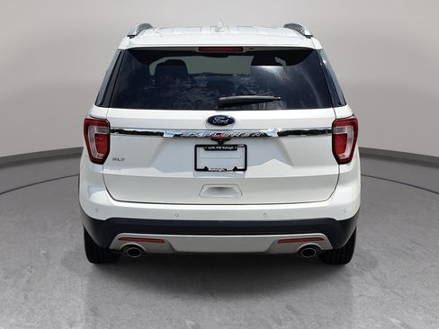 Used 2016 Ford Explorer XLT w/ Equipment Group 201A FWD image 6
