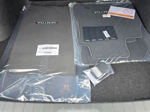 New 2026 Nissan Sentra SR w/ Floor Mat Package FWD image 28