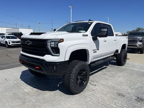 New 2025 Chevrolet Silverado 2500 LT w/ Trail Boss Package AWD/4WD image 3