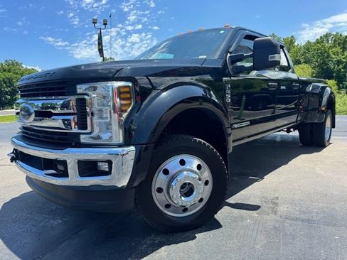Used 2018 Ford F450 XLT w/ XLT Premium Package AWD/4WD image 3