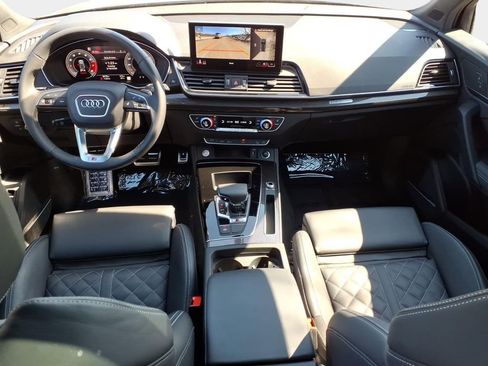 Used 2025 Audi SQ5 Premium Plus w/ Premium Plus Package image 8