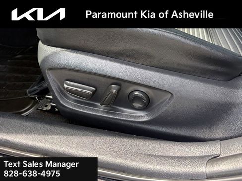 Used 2019 Toyota Camry SE FWD image 15