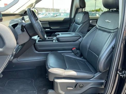 Used 2025 Ford Expedition Platinum AWD/4WD image 16