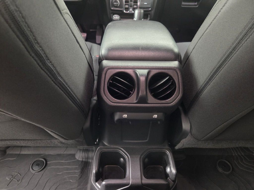 Used 2022 Jeep Wrangler Unlimited Sport AWD/4WD image 45