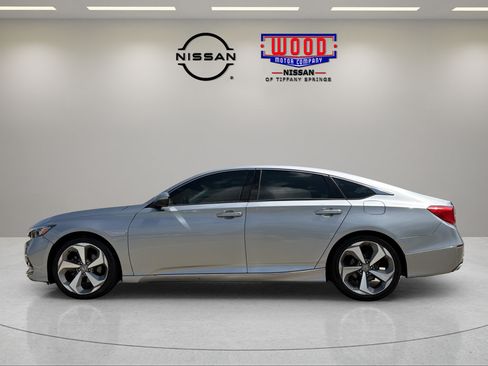Used 2018 Honda Accord Touring image 4