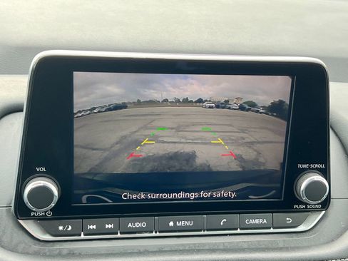 Certified 2024 Nissan Rogue S FWD image 9