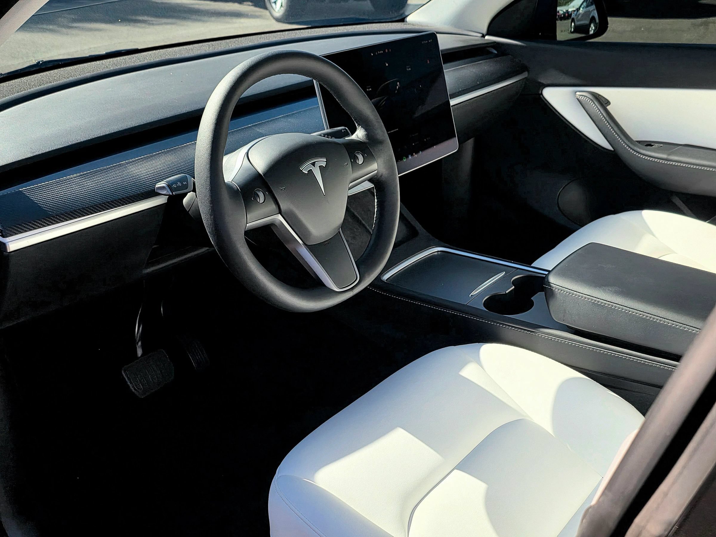 Used 2022 Tesla Model Y Long Range AWD/4WD image 21
