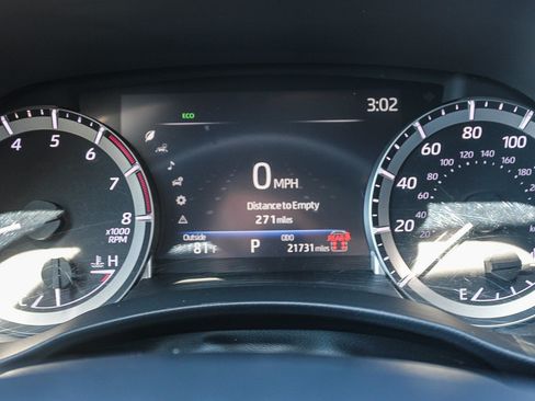 Used 2024 Toyota Highlander XSE FWD image 24