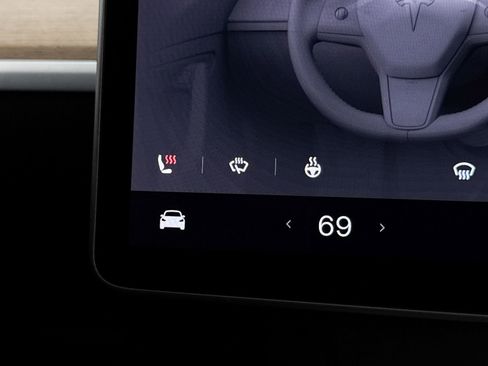 Used 2024 Tesla Model Y Performance image 27