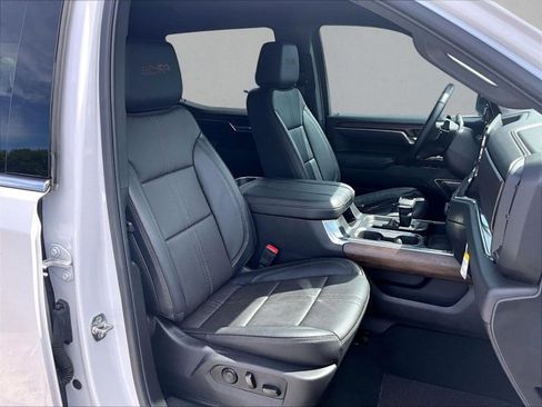 Used 2025 Chevrolet Silverado 1500 High Country w/ Technology Package RWD image 9