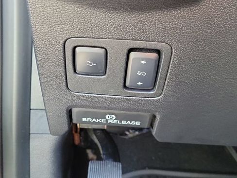 Used 2018 Ford F250 Platinum w/ Platinum Ultimate Package AWD/4WD image 19