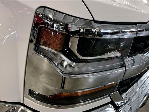 Used 2018 Chevrolet Silverado 1500 LT image 34