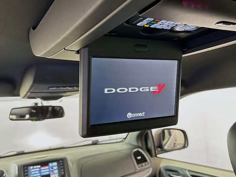 Used 2014 Dodge Grand Caravan SXT FWD image 23