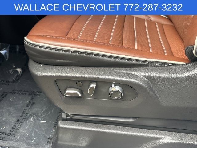 Used 2025 GMC Sierra 3500 Denali Ultimate AWD/4WD image 16