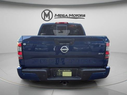 Used 2022 Nissan Frontier SV image 4