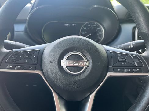 Used 2025 Nissan Versa SV FWD image 25