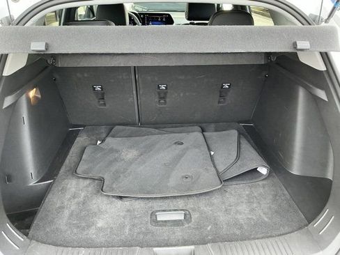 Used 2025 Chevrolet Trax LT w/ LT Convenience Package image 17