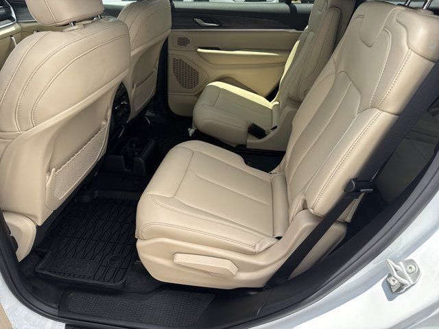 New 2026 Jeep Grand Cherokee L Limited w/ Limited Altitude Package AWD/4WD image 17