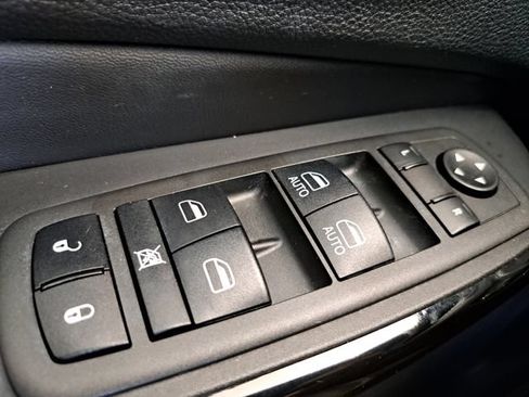 Used 2021 Jeep Cherokee Latitude Plus AWD/4WD image 21