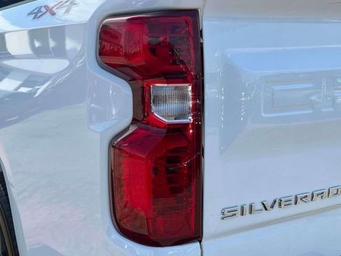 Certified 2023 Chevrolet Silverado 1500 LT AWD/4WD image 12