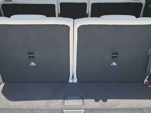 Used 2021 Mercedes-Benz GLB 250 4MATIC image 20