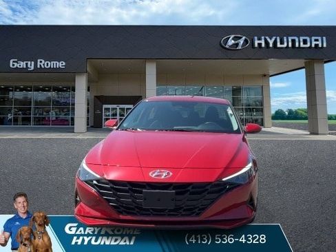 Used 2023 Hyundai Elantra SEL FWD image 3