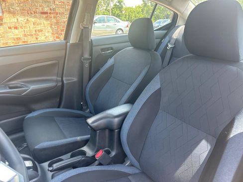 Used 2023 Nissan Versa SV FWD image 18