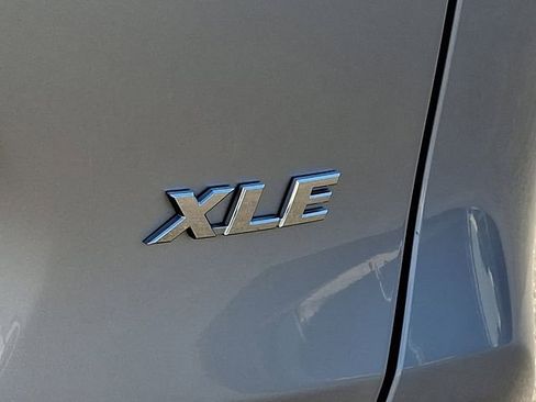Used 2024 Toyota RAV4 XLE image 31