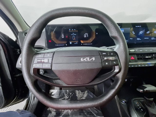 Used 2025 Kia K4 FWD image 12